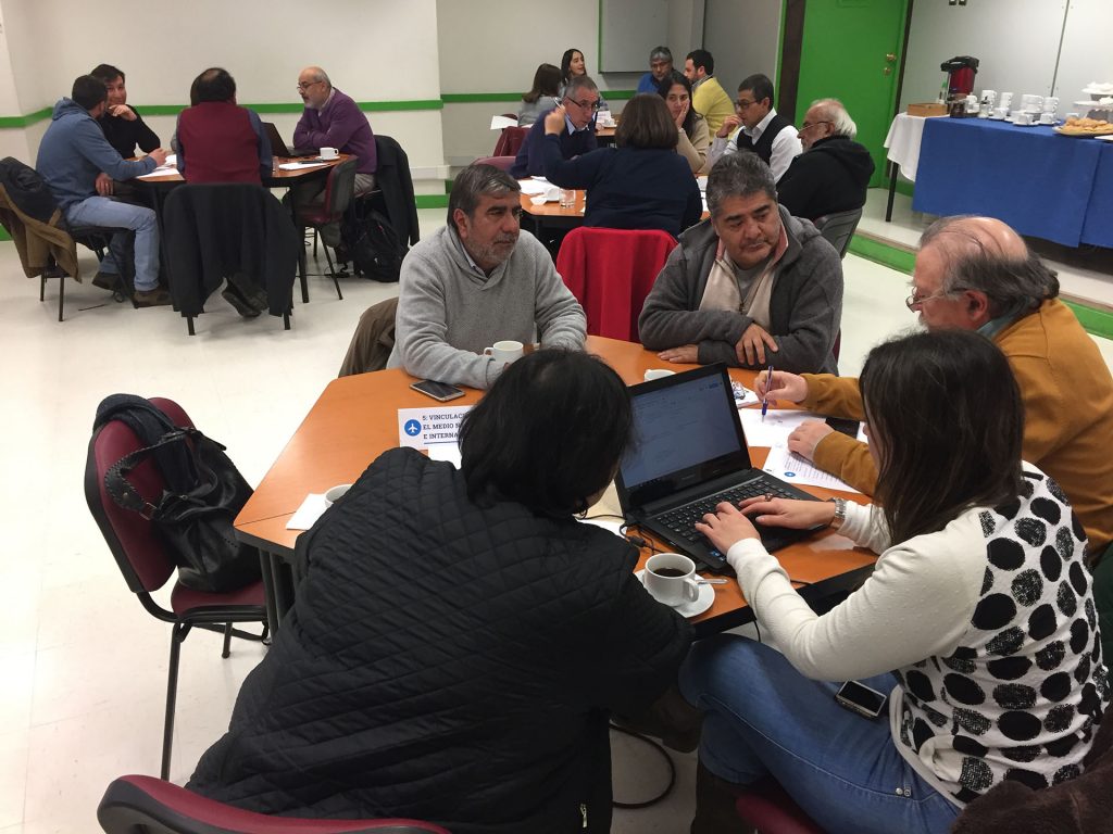 Encuentros con la comunidad universitaria marcan candidatura de académico Benito Umaña