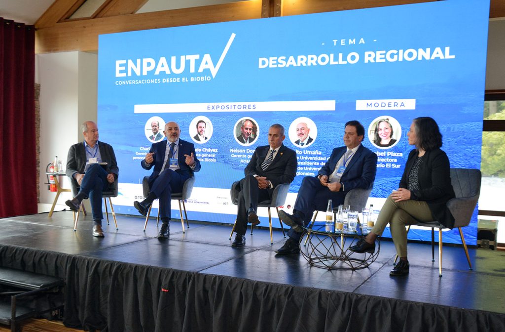 Rector expuso en encuentro sobre desarrollo regional convocado por El Sur