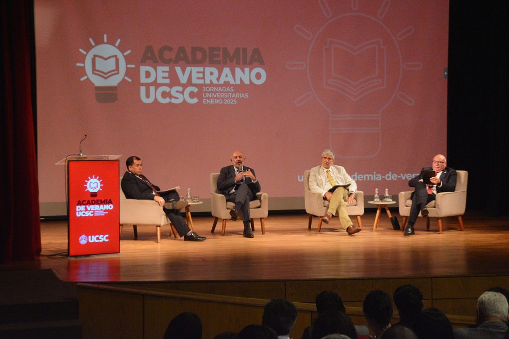 Rector abordó desafíos y aprendizajes de la acreditación institucional bajo nuevo marco regulatorio