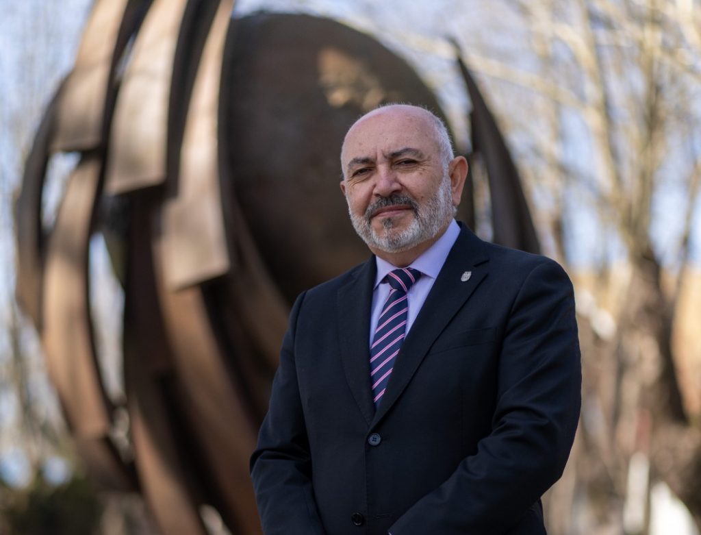 Dr. Benito Umaña inscribe su candidatura para liderar un nuevo período de la rectoría de la Universidad del Bío-Bío